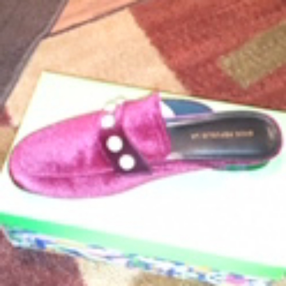 Shoes - Picture 1 of 3